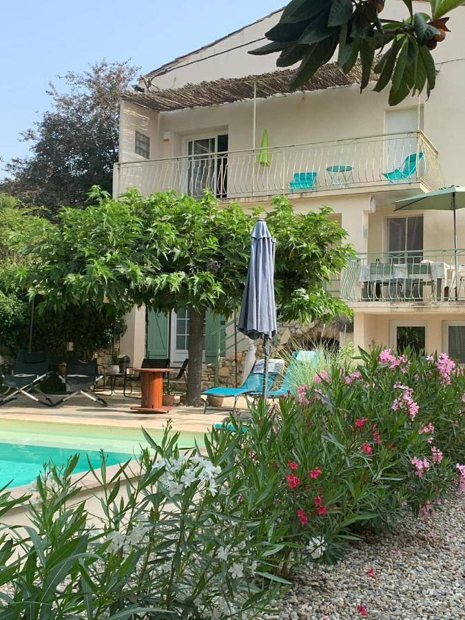 Location de vacances pour 8 personnes, avec piscine ainsi que terrasse et jardin, animaux acceptés à Ribaute-les-Tavernes - 2