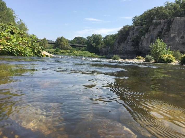 Location de vacances pour 8 personnes, avec vue ainsi que jardin et piscine, animaux acceptés à Grospierres - 4