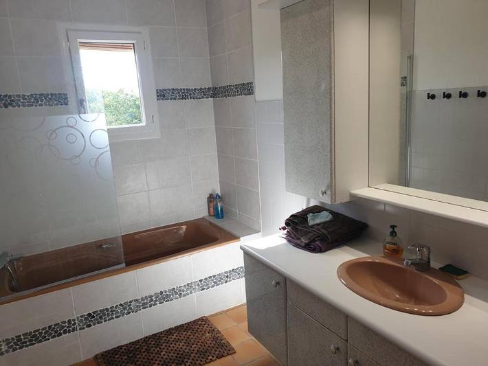 Gîte pour 3 personnes, avec jardin ainsi que vue et terrasse à Figeac - 3