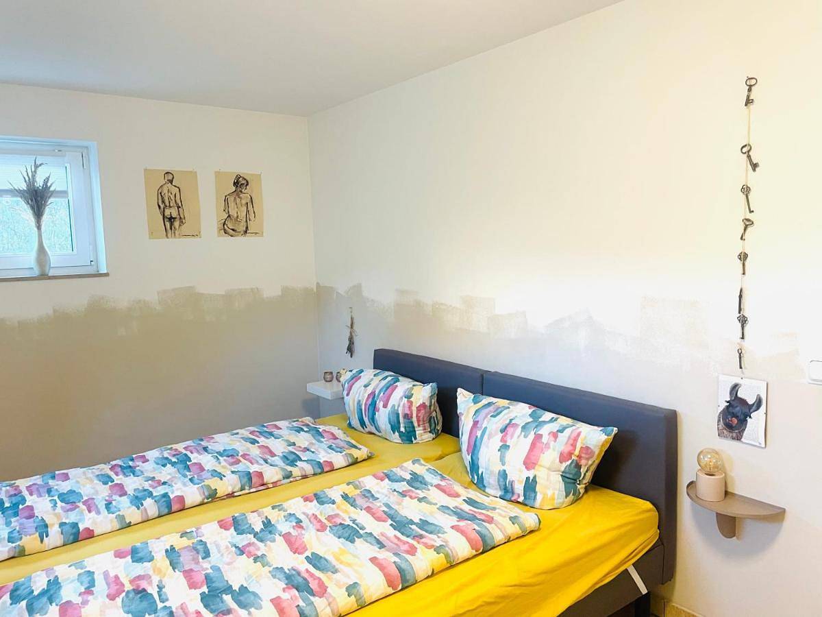 Ganze Wohnung, Fewo Sildemow - 3 Zimmer mit Garten und Parkplatz in Warnow - West, Rostock und Umgebung