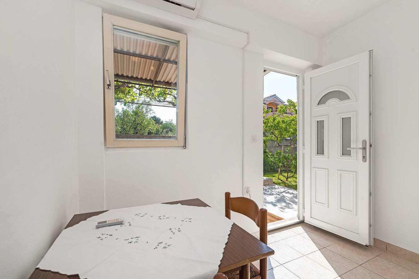 Ganzes Studio, Apartments Jagoda - studio apartment in Sibenik, Šibenik-Knin