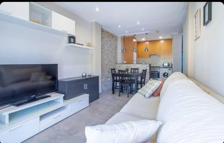Gîte pour 4 personnes, avec balcon dans La Marina - 3