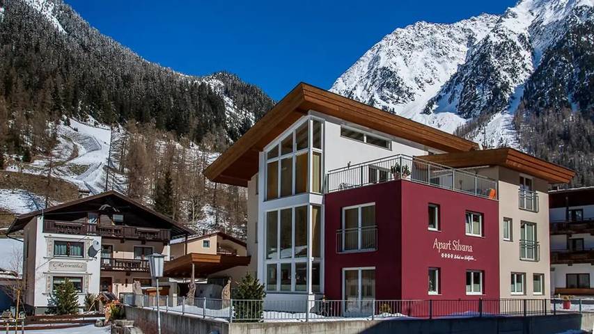 Ferienwohnung für 8 Personen, mit Terrasse und Sauna in Tiroler Oberland
