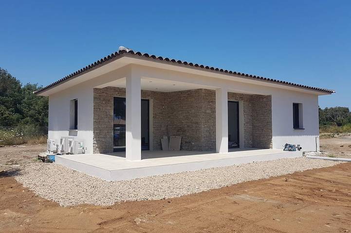 Location de vacances pour 6 personnes, avec terrasse et jardin à Solaro