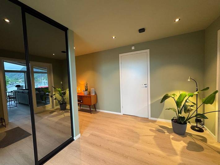 Location de vacances pour 8 personnes, avec jardin ainsi que vue et vue sur le lac dans Moskenes - 3