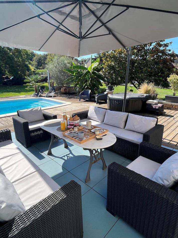 Chambre d’hôte pour 2 personnes, avec jardin et piscine dans le Jura - 2