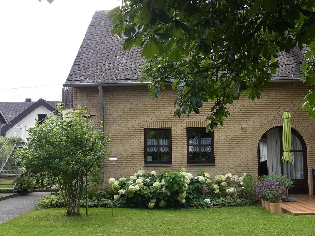 Ganze Ferienwohnung, 2-Bett-Appartment in Schweich, Moseleifel