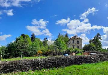 Cottage pour 3 personnes, avec jardin ainsi que terrasse et vue à Saint-Yrieix-la-Perche