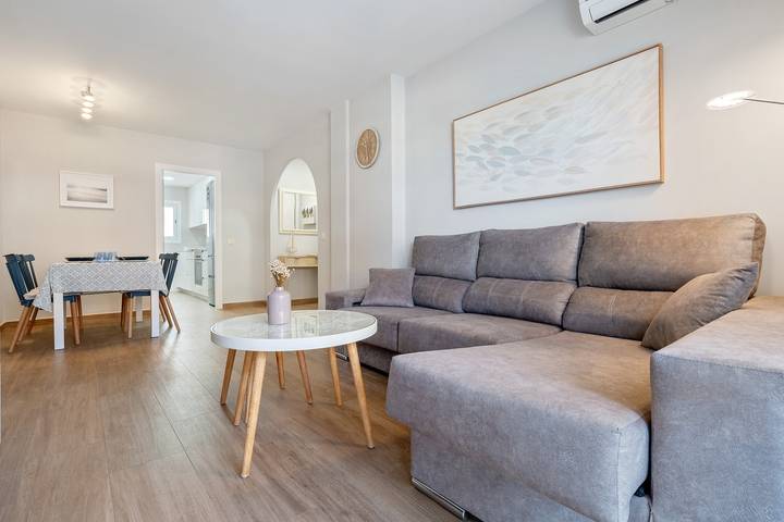 Apartamento entero, Apartamento 'David Bujalance, Cunit' con balcón y Wi-Fi in Cunit, Penedes DO