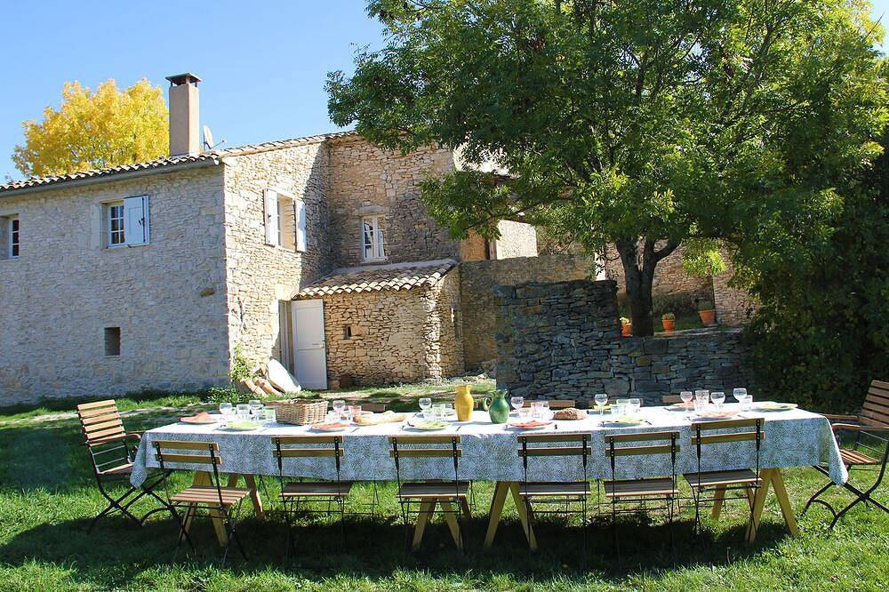 Großes Ferienhaus mit Pool im wunderschönen provenzalischen Mas, 2 km vom Dorf Banon entfernt in Banon, Forcalquier und Umgebung