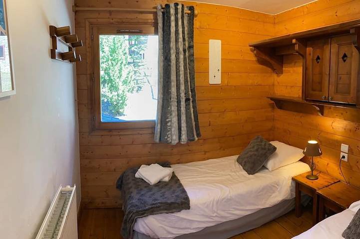 Ganze Wohnung, Luxus-Wohnung auf der Piste, Hallenbad. in Les Menuires, Saint-Martin-de-Belleville