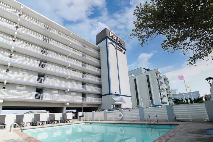 Hotel for 4 people, with view and balcony as well as pool - 1