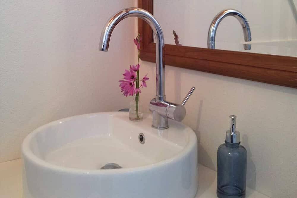 Apartamento entero, Faial Cottage B&B, Azores - Panoramic Ocean views, Breakfast included in Cedros, Faial