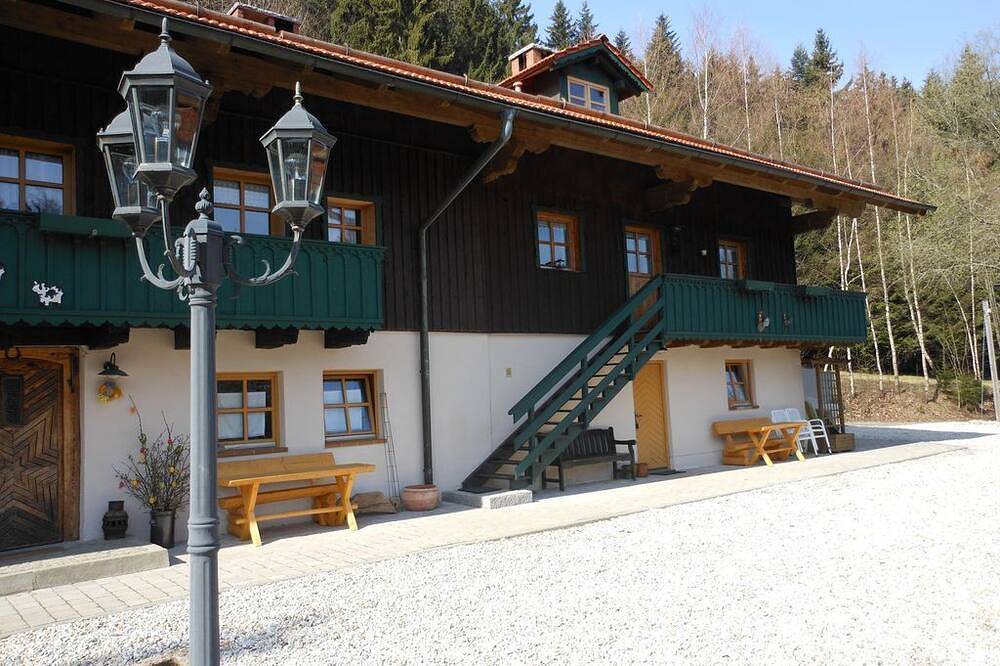 Landhaus für Gruppen und große Familien in Traumlage (aktivcard) in Kollnburg, Ostbayern