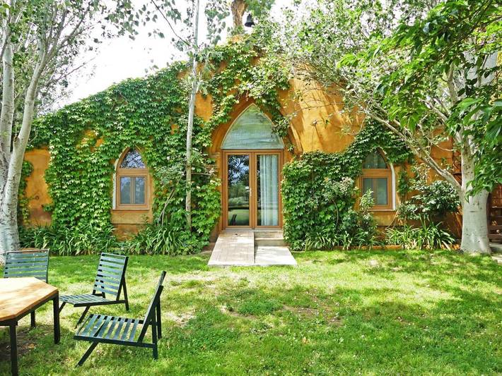 Casa rural para 4 personas, con jardín además de vistas y vistas al lago en Alt Empordà