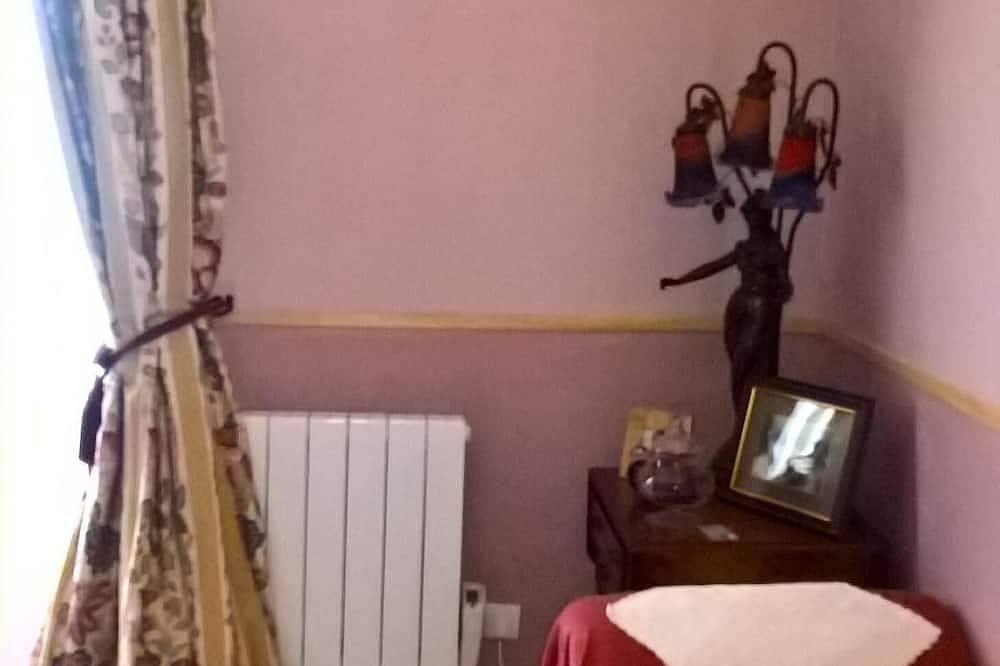 Appartement entier, Gîte très confortable, constituant un point de départ idéal pour visiter l'Auvergne. in Saint-Germain-l'Herm, Région d'Ambert
