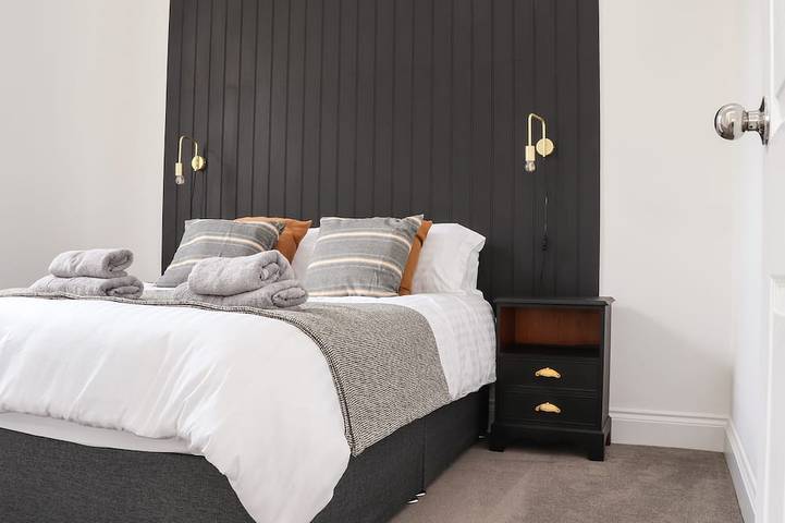 1 Regents Mews, pet friendly, character holiday cottage in Penzance in Penzance, Cornouailles
