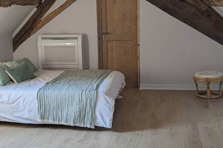 Location de vacances pour 10 personnes, avec jardin à Saint-Georges-du-Bois (Sarthe) - 2