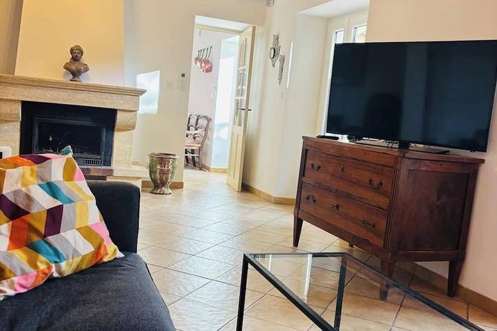 Gîte pour 6 personnes, avec piscine à Camaret-sur-Aigues - 3