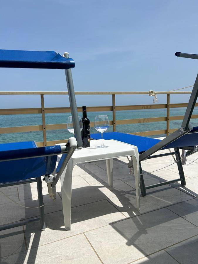 Location de vacances pour 6 personnes, avec terrasse ainsi que jardin et vue dans Casalabate - 3