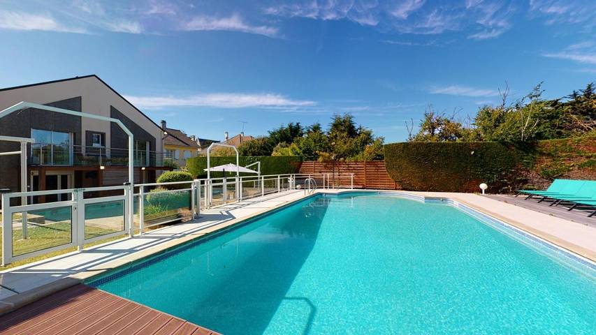 Maison de vacances pour 15 personnes, avec terrasse ainsi que piscine et vue à Saint-Pair-sur-Mer