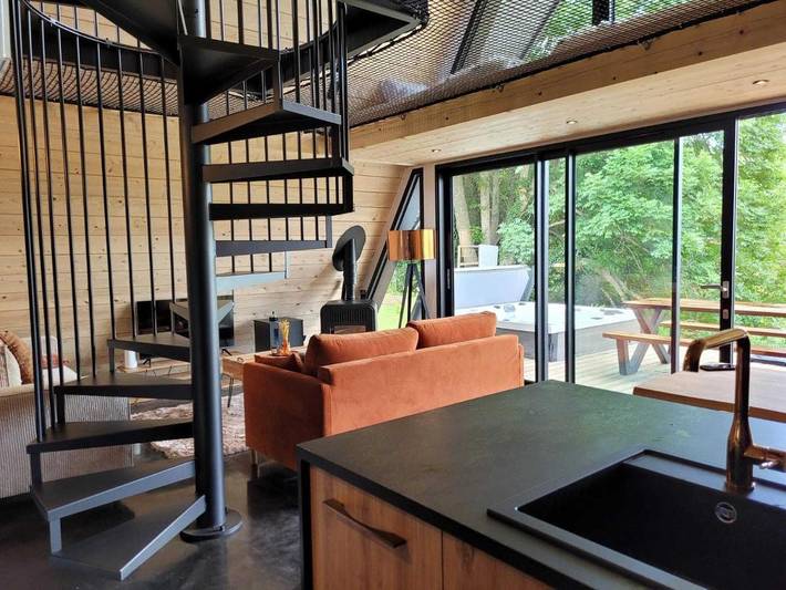 Chalet pour 6 personnes, avec jardin et jacuzzi à Chambon-sur-Lac - 2