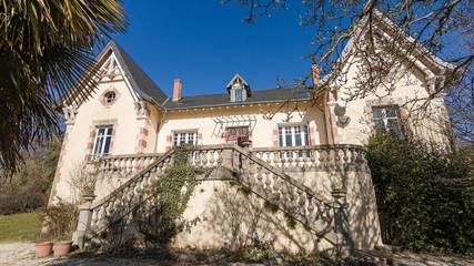 Cottage pour 8 personnes, avec piscine et jardin, animaux acceptés à Savignac-Lédrier