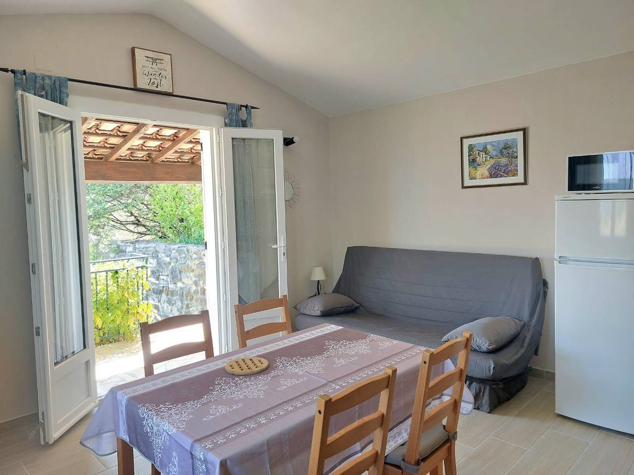 Casa vacacional «Le Murier - La Fontinelle» con vistas a la montaña, piscina y aire acondicionado in Bessas, Ardèche