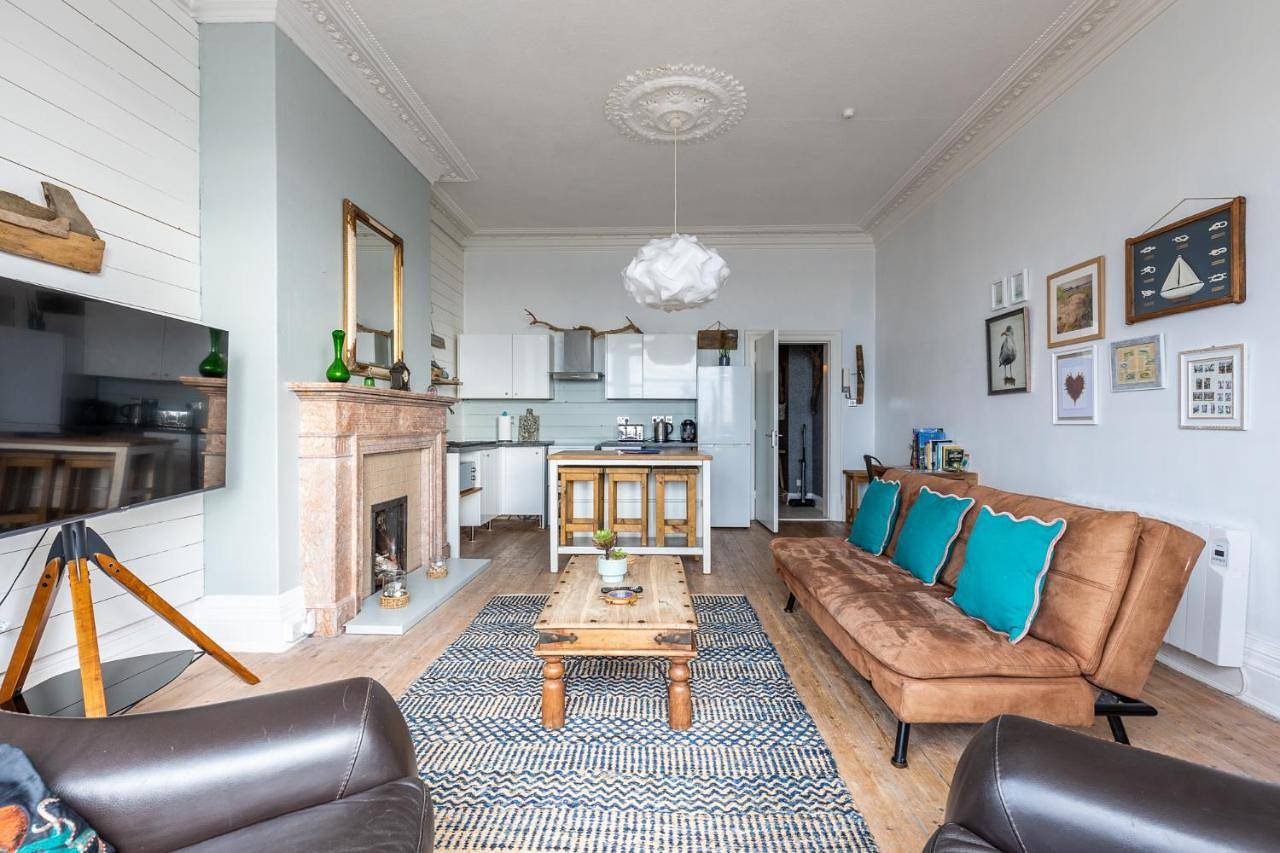 Entire apartment, Two-Bedroom Apartment in Lytham St Annes, Blackpool Pleasure Beach