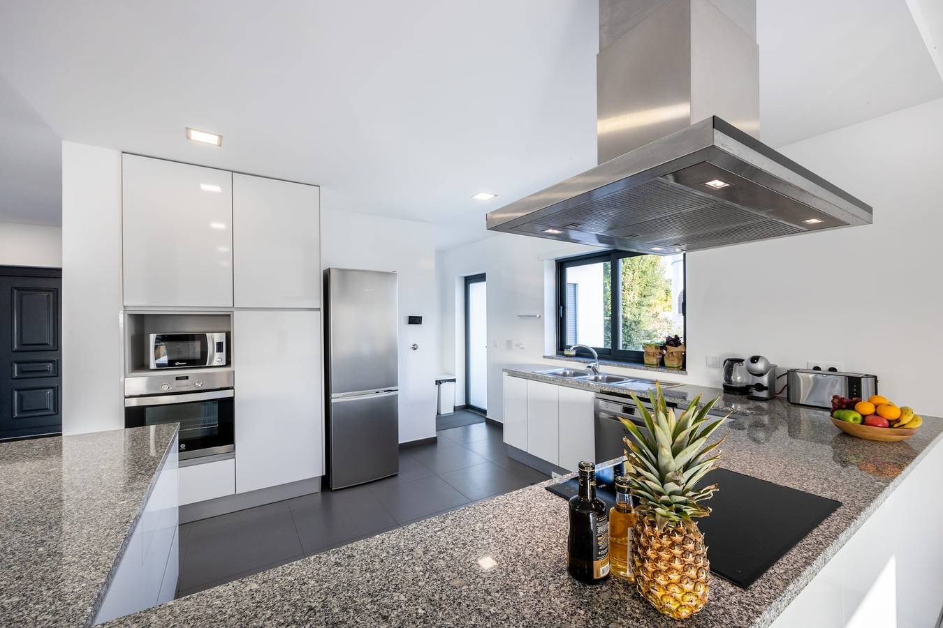 Villa für 8 Personen mit Terrasse in Mexilhoeira Grande, Faro Distrikt