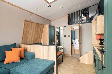Log Cabin for 4 People in Northampton, Northamptonshire, Photo 1