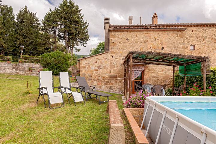 Rustico per 5 persone, con Giardino in 