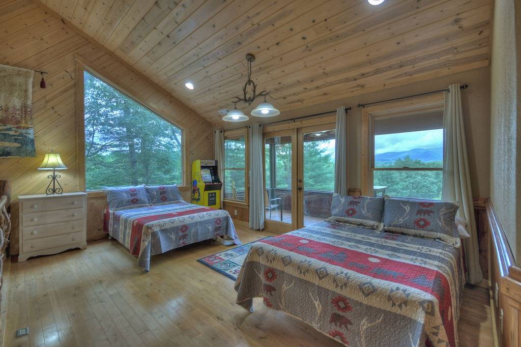 Mountain Views! Firepit! Hot Tub! Unwind, Unplug, Explore! Near the Toccoa River in Chattahoochee National Forest