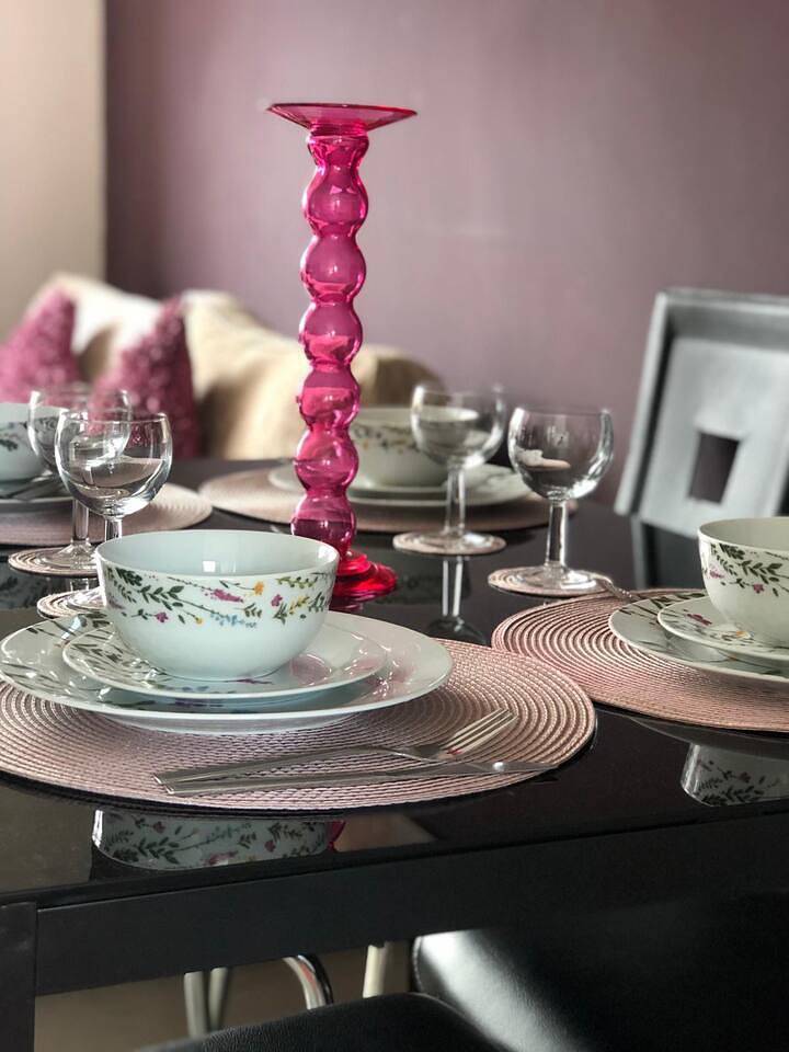Geheel vakantieappartement, Stunning 2-Bed Serviced Selfcatering Apartment in Edinburgh, Lothian