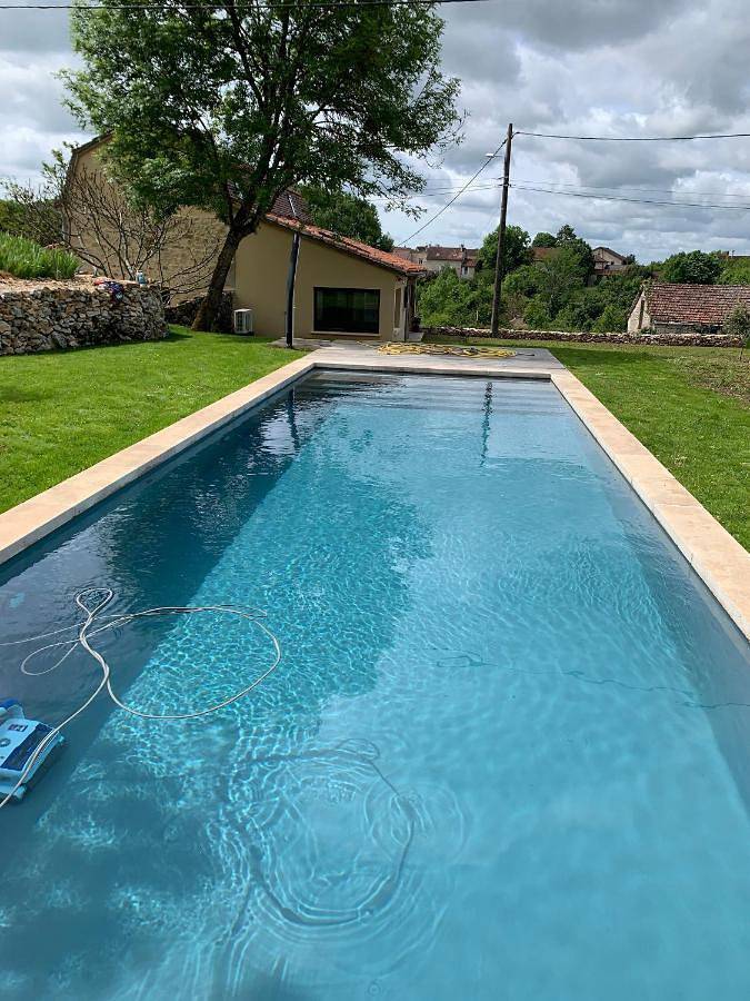 Location de vacances pour 4 personnes, avec piscine ainsi que terrasse et jardin à Concots - 2