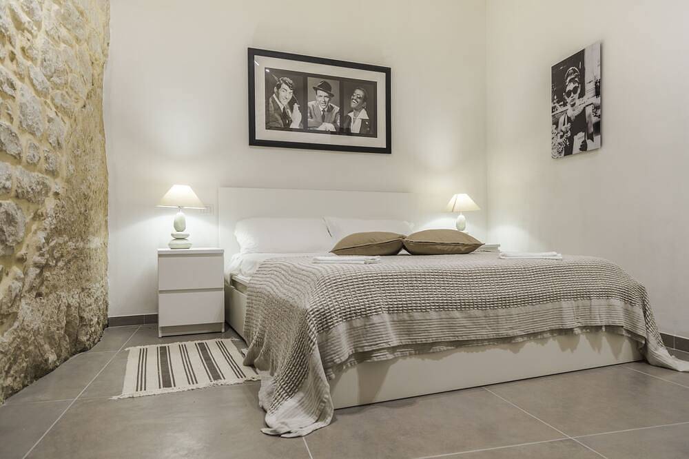 Paris Place - Cozy one-bedroom apartment in Scicli, Ragusa Province