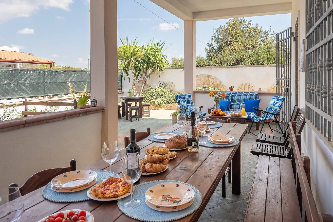 Villa 'White Sand Private' con giardino privato, Wi-Fi e aria condizionata in Torre Squillace, Golfo di Taranto
