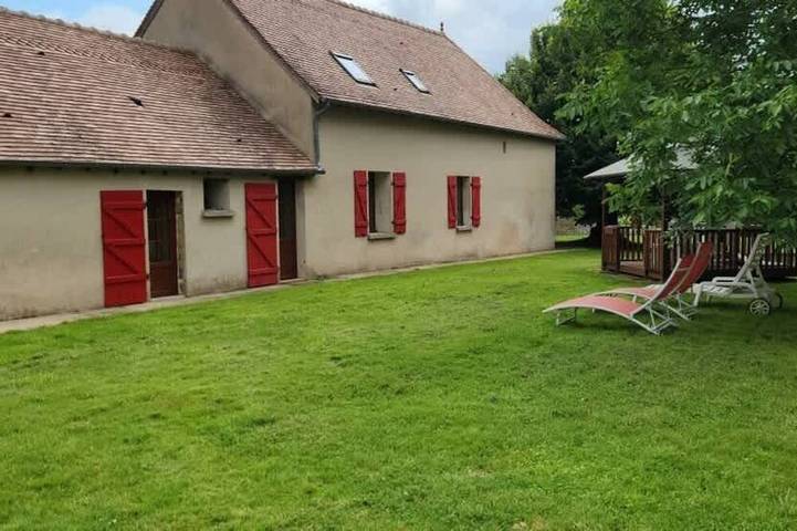 Location de vacances pour 10 personnes, avec jardin dans Coulonges (Vienne)