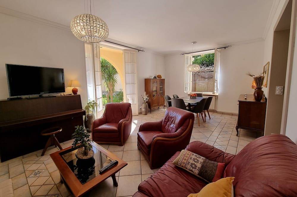 Villa Mi-Rancho with sea view and garden, 5 mn walk from the port and beaches in Villefranche-sur-Mer, Côte méditerranéenne (France)