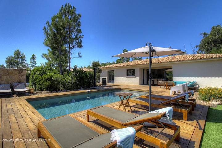 Gîte pour 8 personnes, avec Terrasse et Jardin ainsi que Piscine et Vue à San-Gavino-di-Carbini