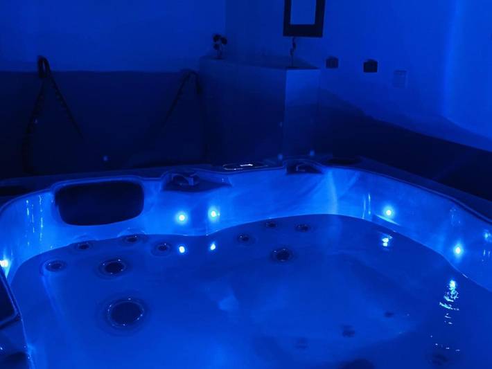 Gîte pour 4 personnes, avec piscine ainsi que terrasse et vue à La Crau