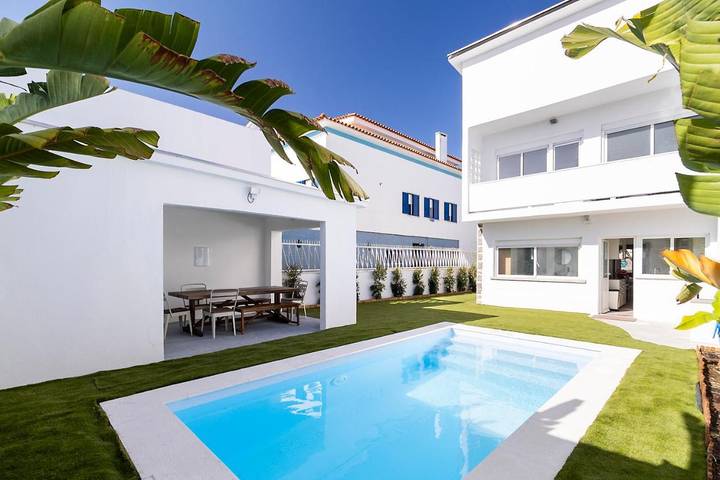 Casa rural para 10 personas, con piscina además de jardín y vistas en Costa da Caparica