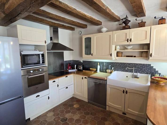 Location de vacances pour 11 personnes, avec terrasse ainsi que jardin et jacuzzi à Vallière - 3