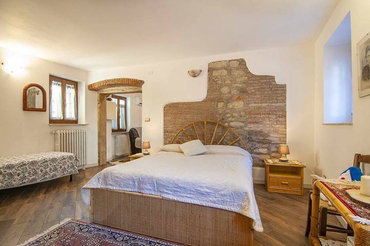 Appartamento intero, Dimora Laura - Romantico con stufa a legno in Sant'Ambrogio di Valpolicella, Provincia di Verona