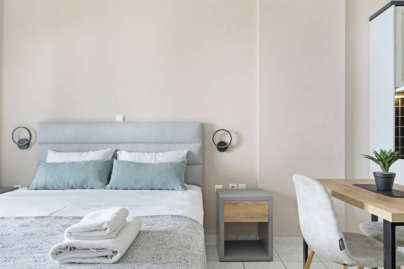 Ganzes Studio, Ferienwohnung in einem Hotel 'Sunset Premium Studio 7' mit Meerblick, Gemeinschaftspool und Wlan in Agios Nikitas, Griechenland