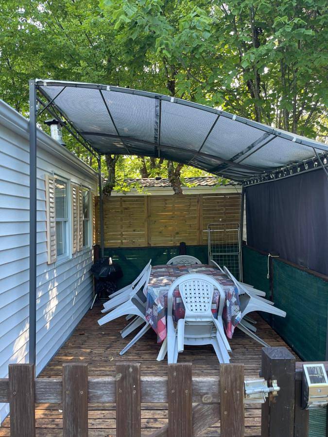 Camping pour 5 personnes, avec piscine ainsi que bassin pour enfant et jardin à Sarlat-la-Canéda - 2