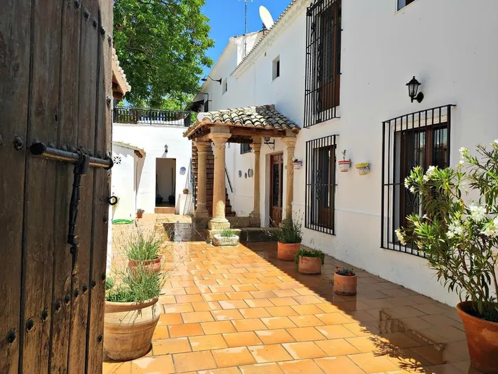 Apartamento de vacaciones para 3 personas, con jardín además de piscina y vistas - 1