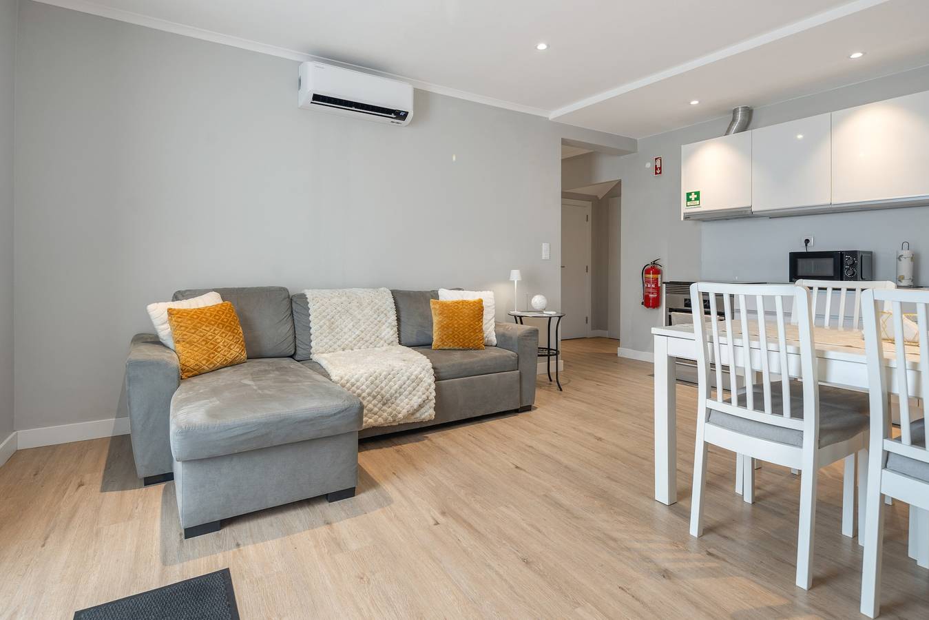 Cantinho da Fonte Apartment with Mountain View, Wi-Fi, and Air Conditioning