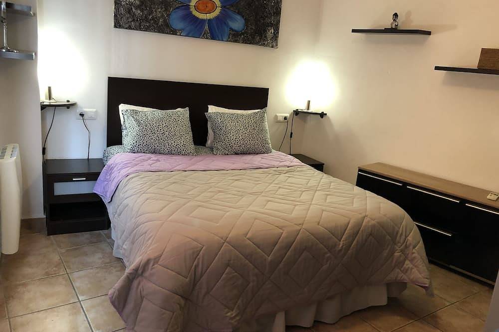 Appartement entier, Appartement terrasse 2 chambres avec une vue imprenable in Casarabonela, Sierra de las Nieves