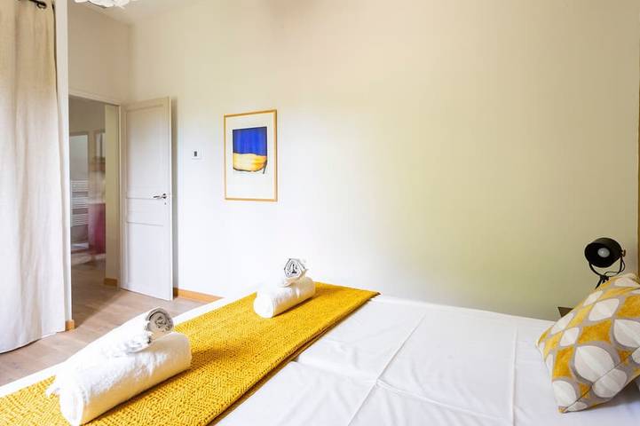 Location de vacances pour 8 personnes, avec terrasse et jardin à Saint-Étienne-du-Grès - 3